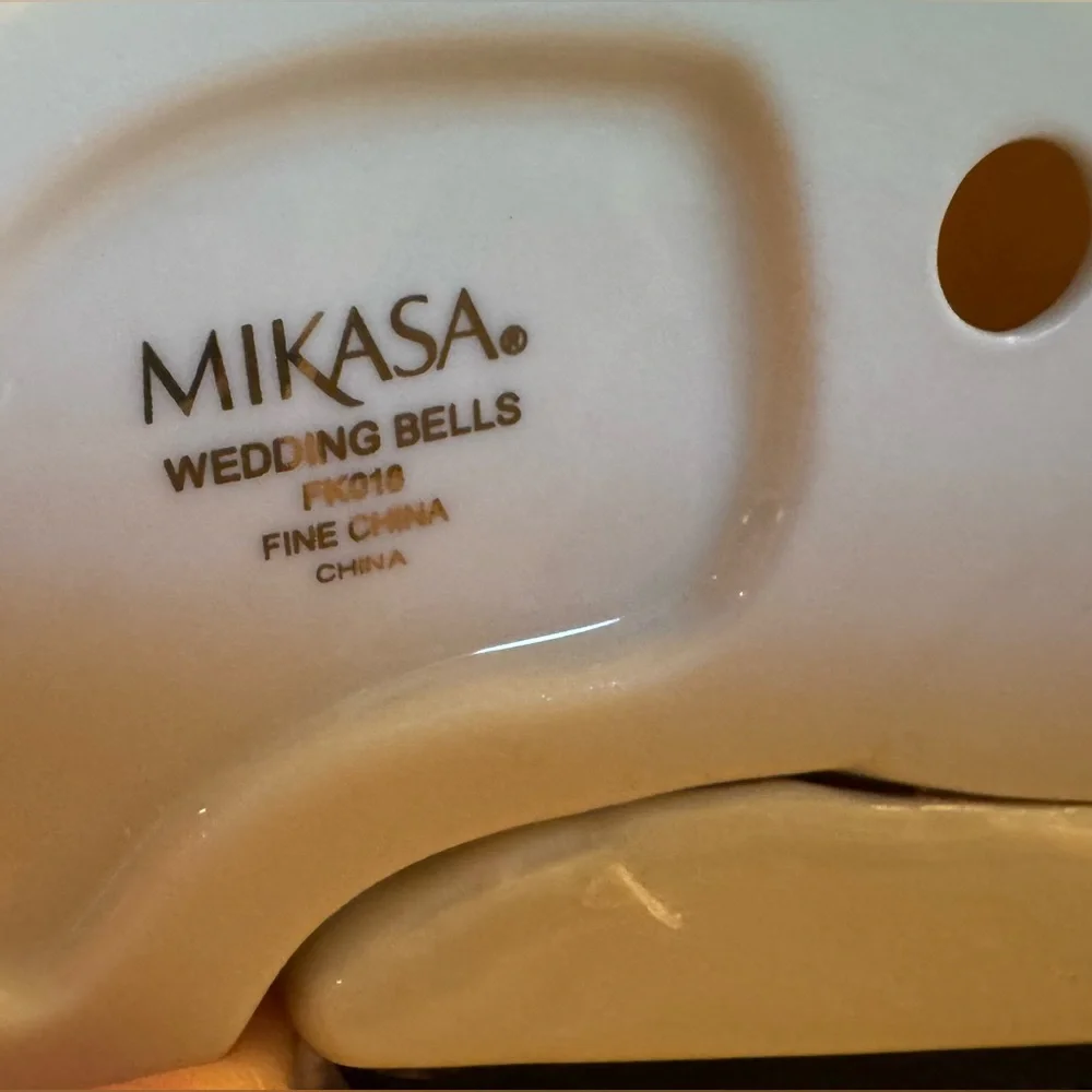 Mikasa “Wedding Bells” photo frame in excellent condition.